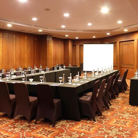 Hotel Santika Premiere Semarang Buitenkant foto