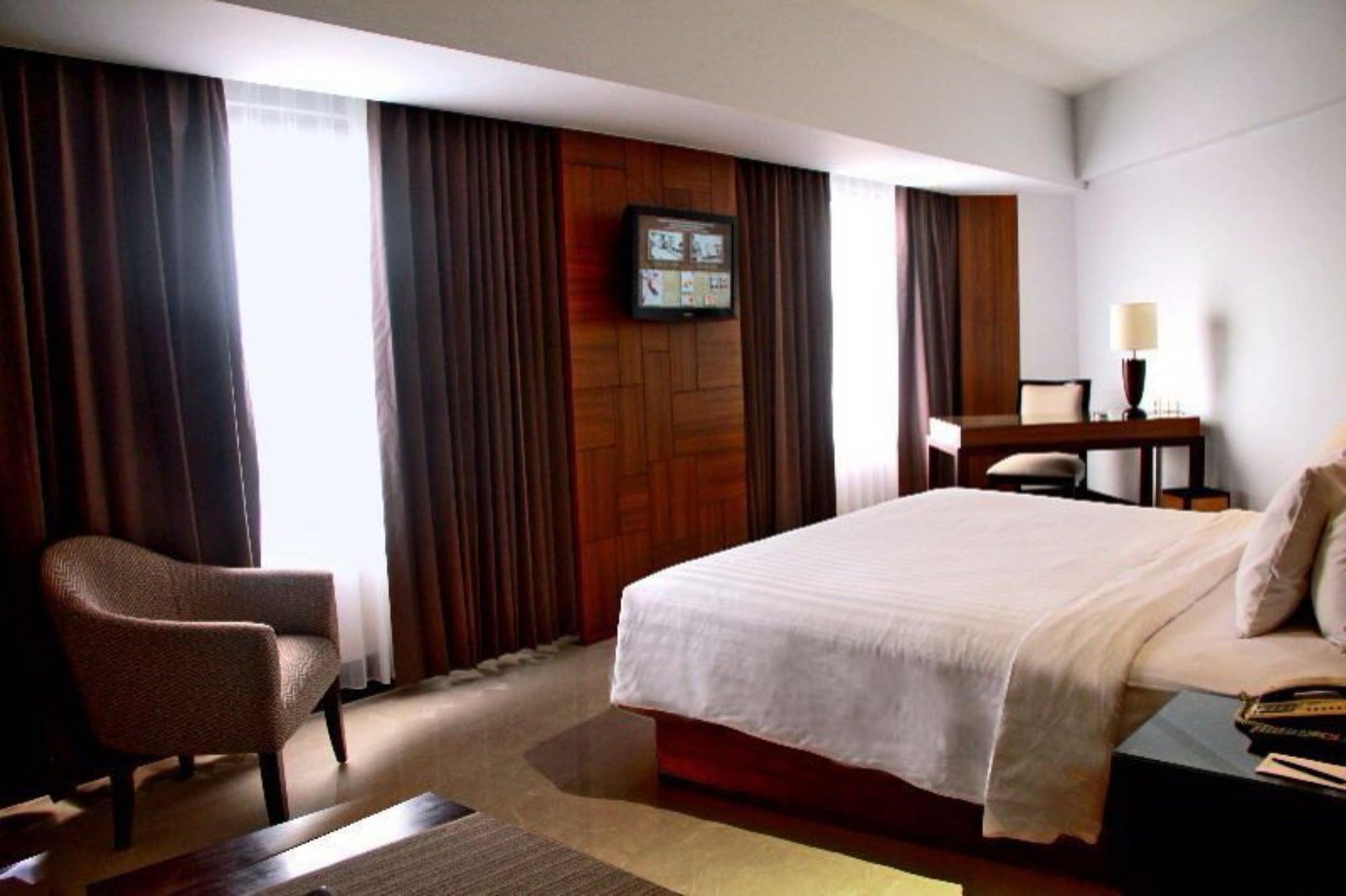 Hotel Santika Premiere Semarang Buitenkant foto