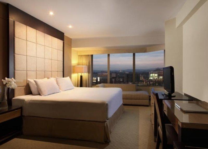 Hotel Santika Premiere Semarang Buitenkant foto