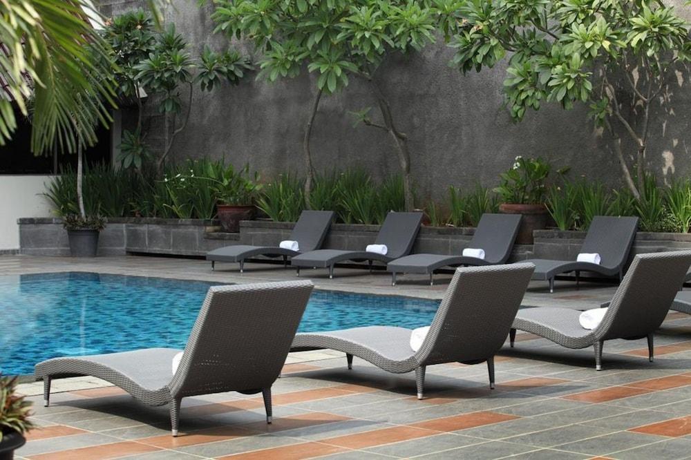 Hotel Santika Premiere Semarang Buitenkant foto