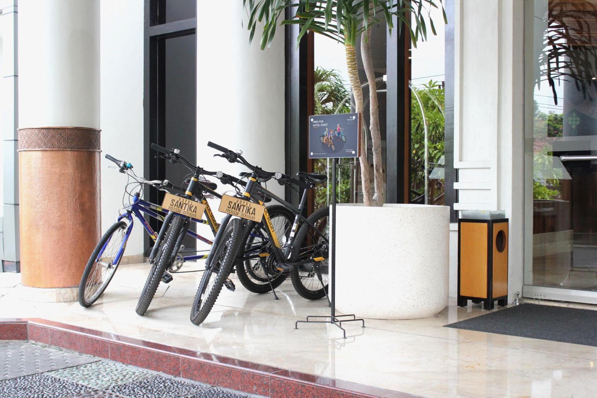 Hotel Santika Premiere Semarang Buitenkant foto