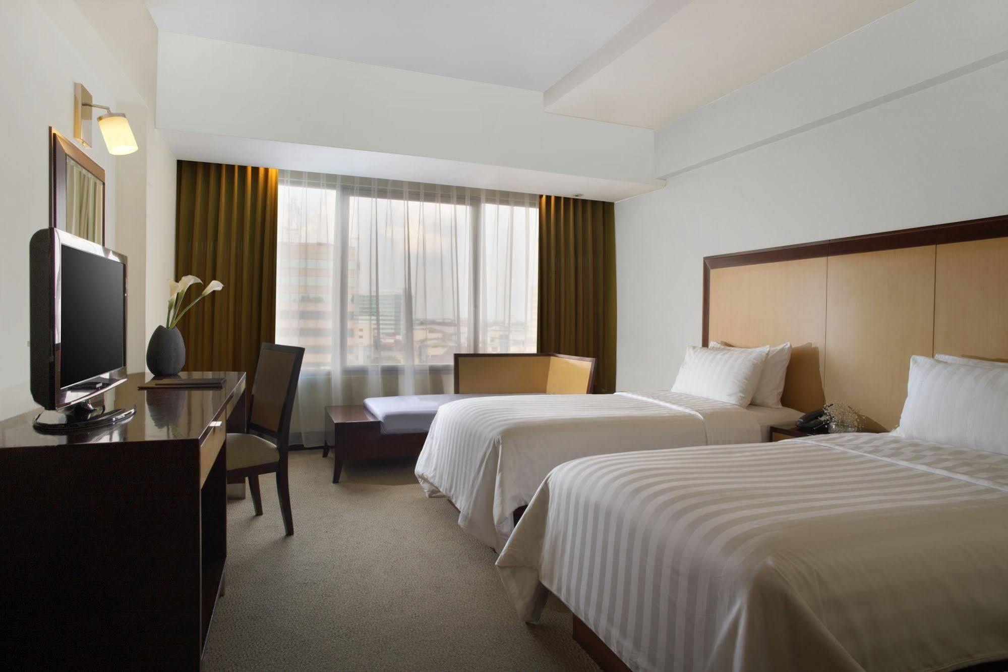 Hotel Santika Premiere Semarang Buitenkant foto